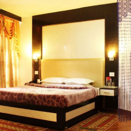 Hotel Imperial Palace Manali  Exterior photo