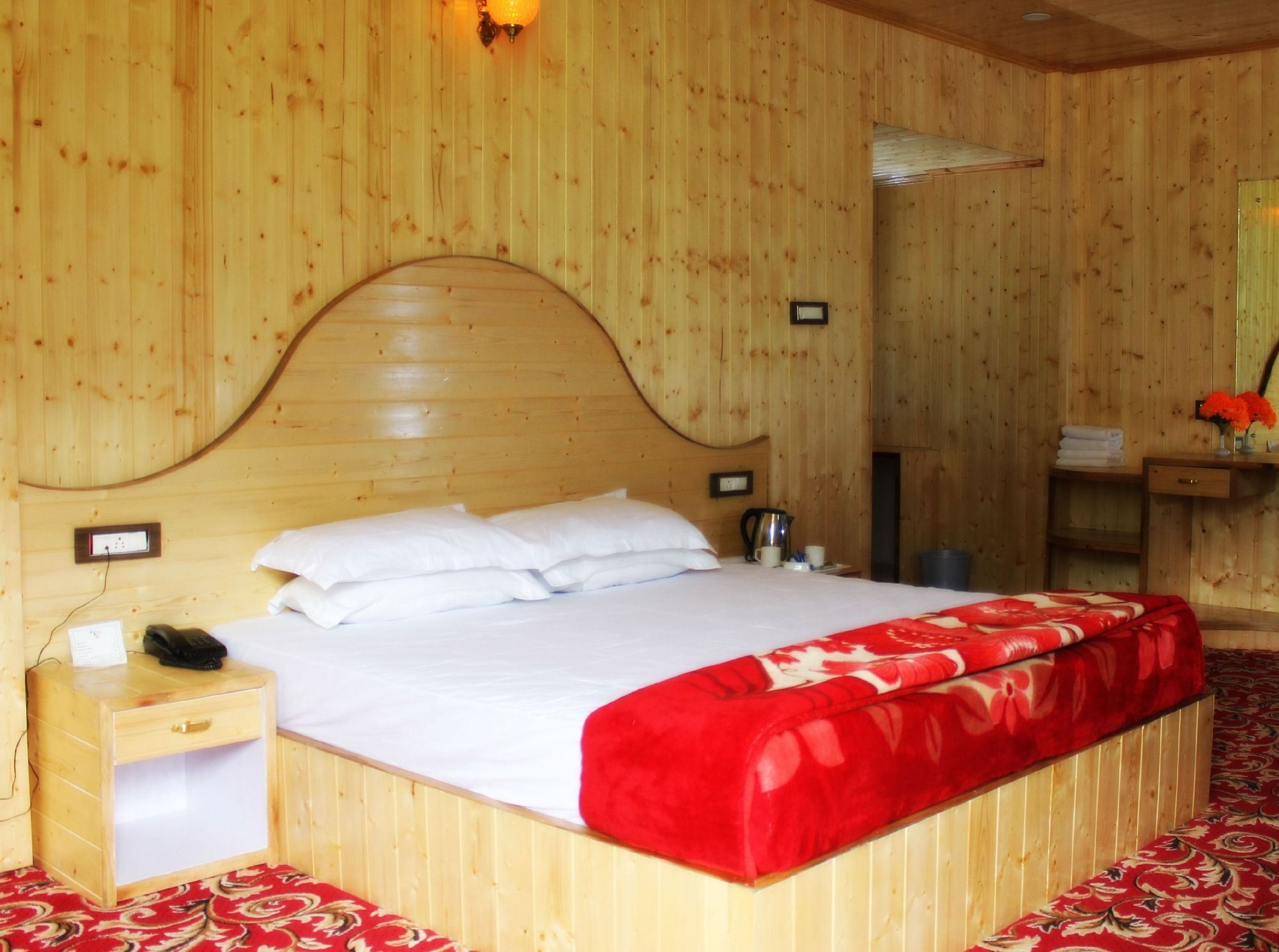 Hotel Imperial Palace Manali  Exterior photo